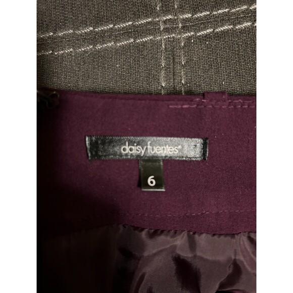 Daisy Fuentes Mini Skirt Plum with pockets size 6 - Picture 3 of 6